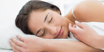 Magnesium Glycinate for Sleep: What It Does, Why This Form Specifically, and How to Use It