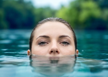 Smudge-Proof Science: The Advanced Chemistry Behind the Best Waterproof Mascara