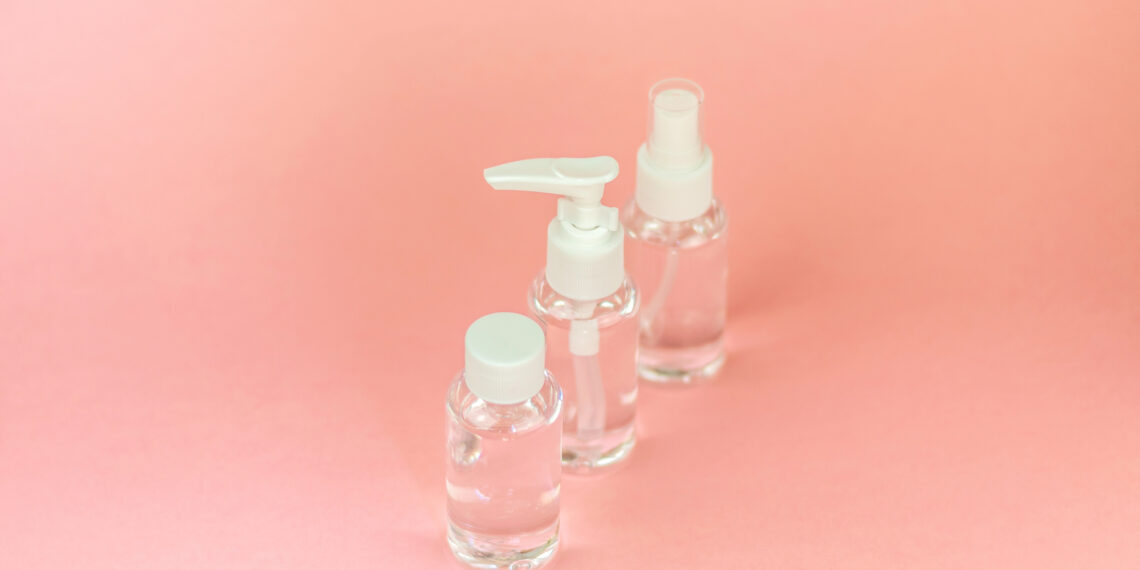 What Niacinamide Actually Does to Your Skin And Why Everyone Seems to Be Using It