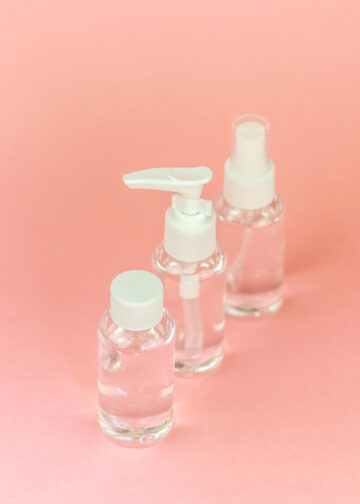 What Niacinamide Actually Does to Your Skin And Why Everyone Seems to Be Using It